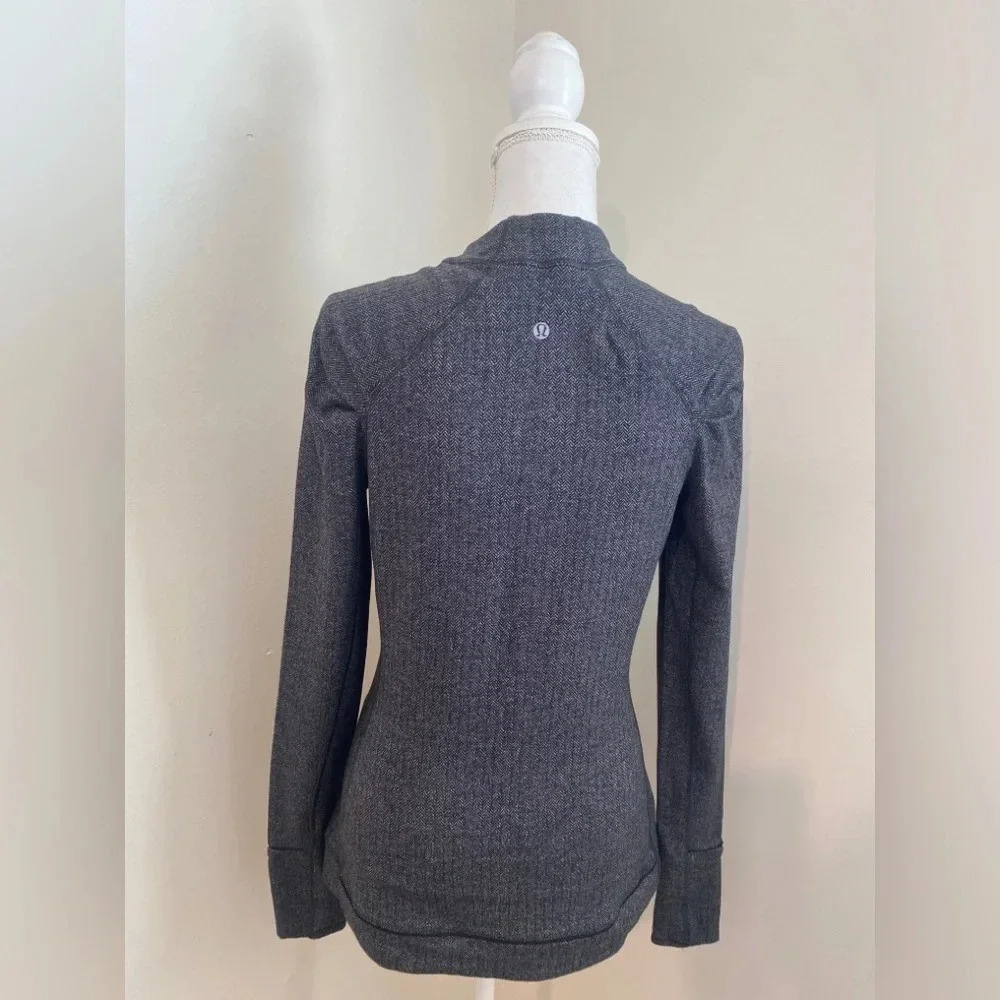Lululemon Think Fast Pullover Long Sleeve Top in Heathered Grey Size 8
